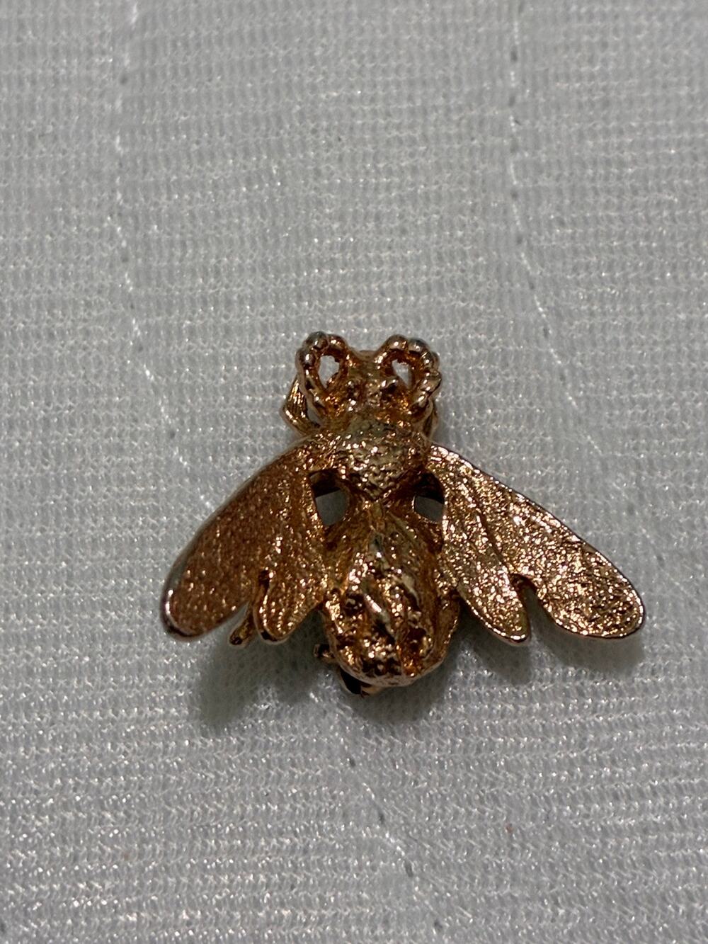 Vintage Gold Tone Bee Brooch Pin Textured Insect Honey Bee Costume Jewelry
